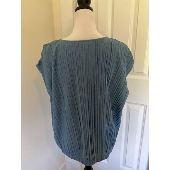 Chico's Melange Pleated Bubble-Hem Top size 2 Large - Picture 4 of 6